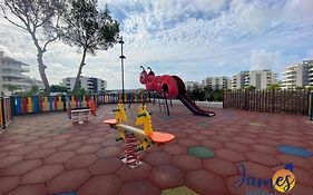 Green Hills Luxury Apartment With Comm Pool